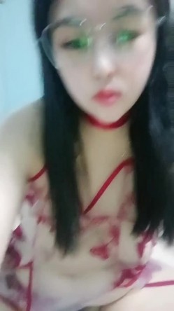 母乳少妇深夜惨遭大哥蹂躏，全程露脸黑丝肚兜情趣诱惑，让大哥吃奶抠逼，还被草嘴舔鸡巴，无套抽插口爆吞精 截图16