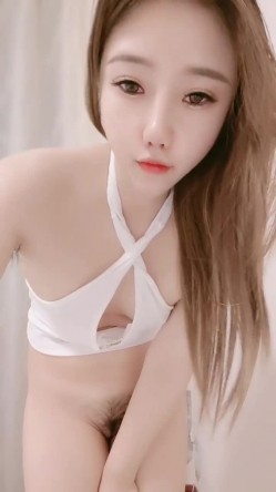 清纯校园风！【樱岛麻衣】，长腿女神~骚舞诱惑~掰穴柔逼道具，自慰喷水，肤白貌美真勾人 截图5