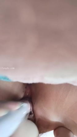 最新快手泄密！风骚大奶苗条熟女【金儿】私拍，脸穴同框投入自慰性爱，上了年纪的女人太会骚了 截图11