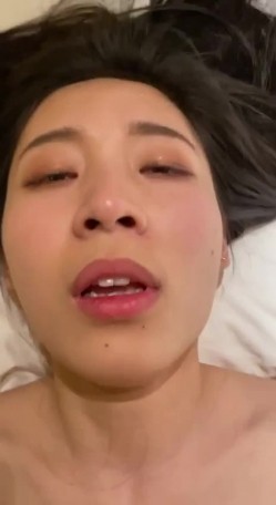 高端泄密流出视图 ️高冷白领姐姐王琪自拍酒店变身母狗被领导草 截图2