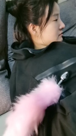 乖乖的小少妇露脸让男友调教玩弄，露脸温柔的舔弄大鸡巴吸蛋蛋，无套爆草上位抽插淫声荡语，内射中出好刺激 截图1