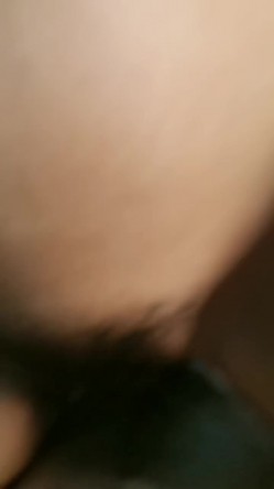 乖乖的小少妇露脸让男友调教玩弄，露脸温柔的舔弄大鸡巴吸蛋蛋，无套爆草上位抽插淫声荡语，内射中出好刺激 截图10