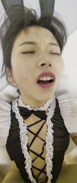 广州中大医院护士人妻「吴晓敏」不雅视频流出，扮淫狗摇臀求炮友猛干，脸穴同框玩花式性爱，被老公抓包淫态全网共赏 截图16
