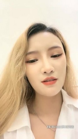 人间水蜜桃高颜值妖艳妹子约炮啪啪，口交上位骑乘侧入猛操大黑牛震动 截图5