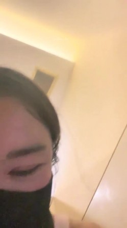 网黄界的黑马，瀑布式喷水，【翘臂桃桃】泰国游，到健身房玩跳蛋，牛郎圈找牛郎，被操的大喷水 截图11