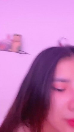 年底极品多又来了一个大美女，【小秘书】王祖贤和杨幂的结合体，一点儿都不见外，脱得那叫一个顺畅直接 截图4