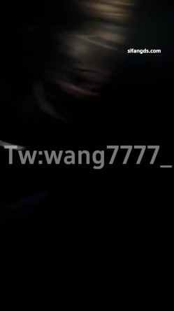 极品淫妻博主【王wang】跟女友各种场地啪啪 车内，喜欢穿开档黑丝后入，家中随时随地都想操 截图6
