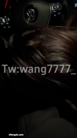 极品淫妻博主【王wang】跟女友各种场地啪啪 车内，喜欢穿开档黑丝后入，家中随时随地都想操 截图9