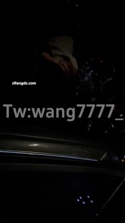 极品淫妻博主【王wang】跟女友各种场地啪啪 车内，喜欢穿开档黑丝后入，家中随时随地都想操 截图14