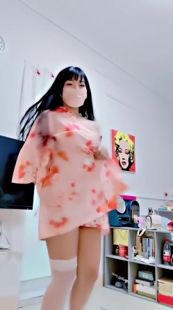 青春无敌，抖音风艺校美少女【杨晓花】定制福利，露脸露点，各种热门BGM裸舞 截图14