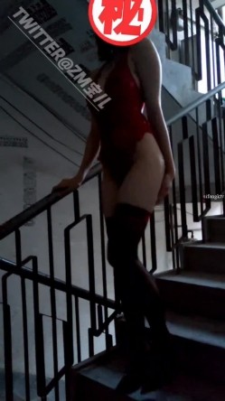 《贵在真实 反差淫妻》顶级绿帽刷锅狠人完美S身材极品女神眼镜教师人妻【ZM宝儿】私拍完结，调教成母狗3P 截图6