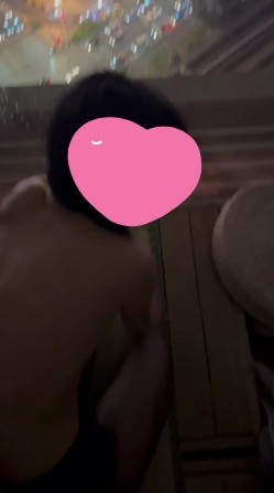 顶级身材反差女神！卖原味又好色高颜大奶【困困狗】私拍，各种紫薇露出啪啪被健身男友输出嗲叫不停，对话刺激 截图2
