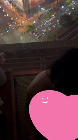 顶级身材反差女神！卖原味又好色高颜大奶【困困狗】私拍，各种紫薇露出啪啪被健身男友输出嗲叫不停，对话刺激 截图4