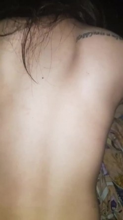 熟女人妻 在家被小伙无套猛怼 身材不错 长相一般 拔吊怒射 这是憋了多久 射那么远 正中大姐眉心 截图7