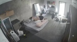 黑客破解家庭网络摄像头偷拍住毛坯房的年轻情侣疯狂做爱有时一天做爱几次 截图15