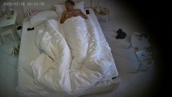 酒店偷拍美女外出参加活动回来换上黑丝配合干部大叔炮友啪啪后续 截图7