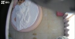 《黑客破解》平头哥酒店约炮极品身材的美少妇各种姿势啪啪 截图2