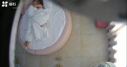 《黑客破解》平头哥酒店约炮极品身材的美少妇各种姿势啪啪 截图8