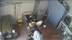 稀有黑客破解医院妇产科监控摄像头完美正面角度高清偷拍几个孕妇 最美年轻孕妇 阴蒂清晰可见 截图1