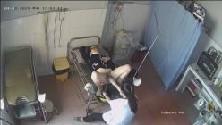 稀有黑客破解医院妇产科监控摄像头完美正面角度高清偷拍几个孕妇 最美年轻孕妇 阴蒂清晰可见 截图2