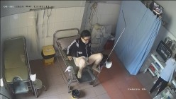 稀有黑客破解医院妇产科监控摄像头完美正面角度高清偷拍几个孕妇 最美年轻孕妇 阴蒂清晰可见 截图16