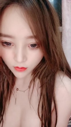 皮肤白皙长发美女主播，全裸跳舞，一线美鲍超级粉木耳特写 截图6