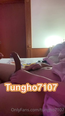 泡良大神性爱救火队「偷妳Tony」OF日常约炮露脸私拍 众多良家学生模特网红拜倒在炮王牛仔裤下 截图1