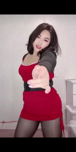 ️最新快手泄密！熟女控必备！肥臀大奶熟女【魅舞小妖精】定制福利，裸舞放尿淫语 截图2