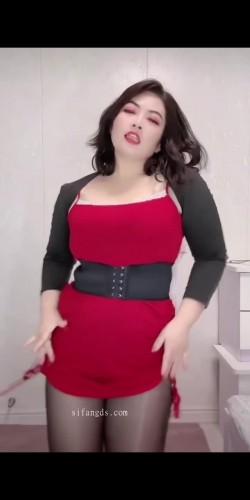 ️最新快手泄密！熟女控必备！肥臀大奶熟女【魅舞小妖精】定制福利，裸舞放尿淫语 截图6