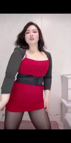 ️最新快手泄密！熟女控必备！肥臀大奶熟女【魅舞小妖精】定制福利，裸舞放尿淫语 截图16
