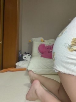 ️极品眼镜骚货【Nami-OP】黑丝肥臀眼睛骚货道具自慰喷水非常骚浪 截图14