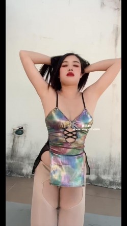 舞艺吧、火力新团，性感露脸御姐【媚娘】会员福利，户外情趣骚摇，丁字勒逼怂脸勾引 截图8