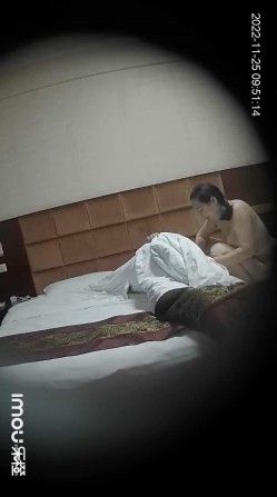 新流出乐橙酒店偷拍 ️白发老大爷泡个广场舞大妈开房被压在下面真怕他吃不消 截图1