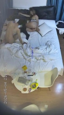 酒店偷拍 ️模特身材过膝袜短裙时尚黄发美女酒店挨男友操 截图8