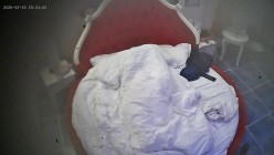酒店情趣房偷拍 圆脸可爱少妇被精壮纹身猛男按床上疯狂折腾不断呻吟 截图2
