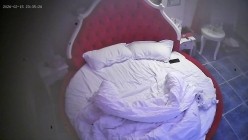 酒店情趣房偷拍 圆脸可爱少妇被精壮纹身猛男按床上疯狂折腾不断呻吟 截图4
