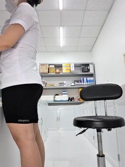 【st站】巨乳肥臀熟女药剂师『HinaLovely』上班穿着情趣内衣偷偷道具自慰流白浆 截图2