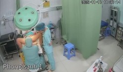 《妇产科监控破解》偷窥几个少妇做人流和生孩子全过程 截图12