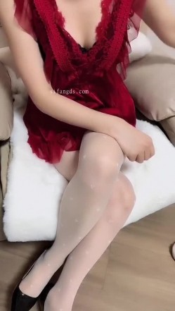 【丝袜熟女】丝袜熟女团队，专业挖掘的一个新良家少妇【小6姐姐】无内丝袜丝足自慰，肤白貌美，风情万种佳人 截图1