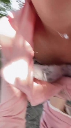 四月最新流出 ️网红抖音巨乳极品车模 【李雅】 5部福利推油 足交 野战 阳台啪啪粉丝酒店约炮 红内全裸一对一 截图8