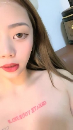 【柔柔早点睡】大学生，酒吧，300金币房，一夜情约到酒店，啪啪喷水共浴，香艳劲爆 截图9