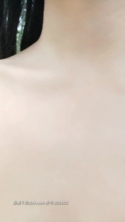 户外鼻祖小女子孟凡，比谁玩的都刺激，全程露脸户外全裸与小哥激情啪啪，AV棒自慰无视路边过路人员口爆吞精 截图8