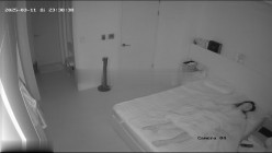 黑客破解家庭网络摄像头偷拍 ️年轻白领小夫妻的日常性生活喜欢早晚做爱 截图16