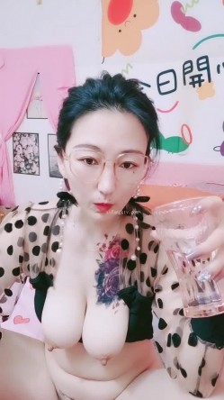 36岁的清风熬阿姨--魅惑浪妇：老公，插进我的阴道里，把精液射进来啊啊啊老公，你的肉棒好温暖，自慰、高潮喷尿，第七部！ 截图8