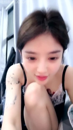 ️颜值尤物【07学生妹】揉奶自慰假屌调教，口交嗦屌甜蜜性爱 截图2