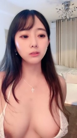 声优G奶小姐姐【娇娇嗲嗲的小狐狸】绝对撸爆 娇喘就硬 淫荡巨乳 道具自慰 狂插流白浆 尿尿 淫叫 截图8