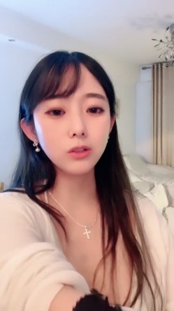 声优G奶小姐姐【娇娇嗲嗲的小狐狸】绝对撸爆 娇喘就硬 淫荡巨乳 道具自慰 狂插流白浆 尿尿 淫叫 截图10