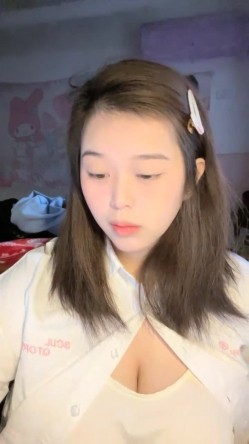 奶控福利，全网最大奶子来了~【甜甜甜甜圈】，就问各位大哥，这奶子大不大，震撼，惊人 截图7