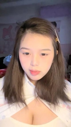 奶控福利，全网最大奶子来了~【甜甜甜甜圈】，就问各位大哥，这奶子大不大，震撼，惊人 截图8