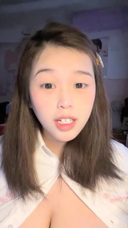 奶控福利，全网最大奶子来了~【甜甜甜甜圈】，就问各位大哥，这奶子大不大，震撼，惊人 截图13
